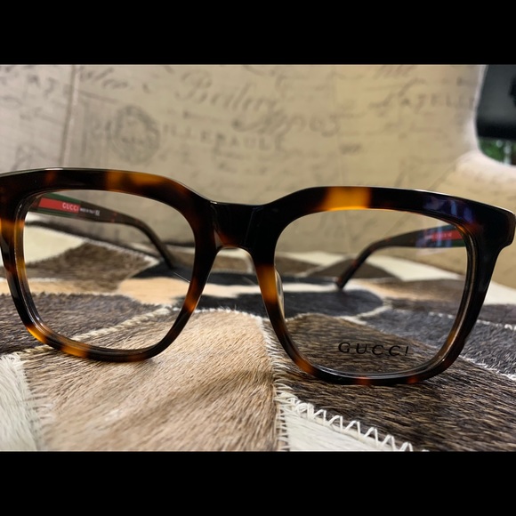 Beautiful clean Gucci Eyeglasses in perfect condition! - Picture 2 of 6